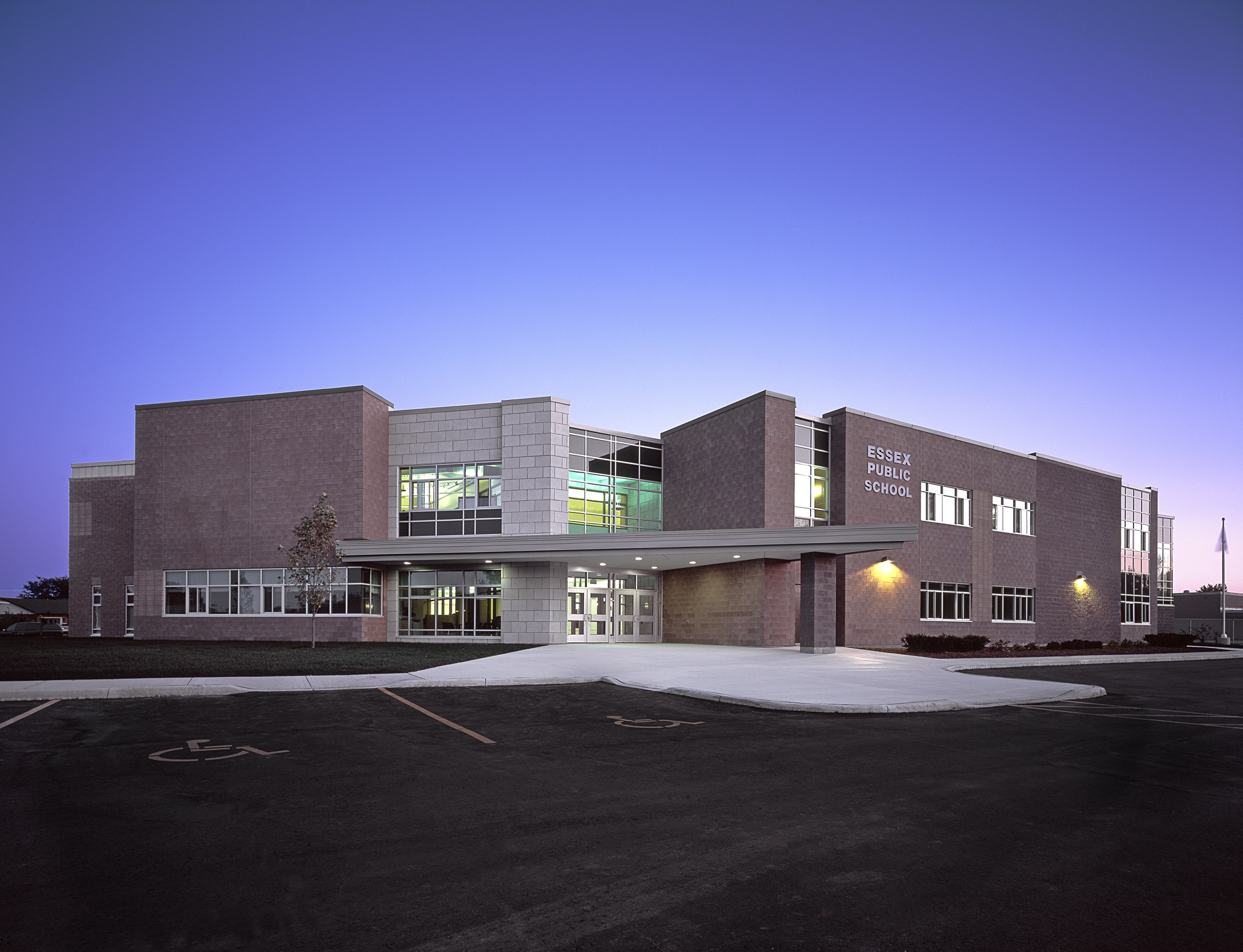 Essex Public School Architecttura Inc.